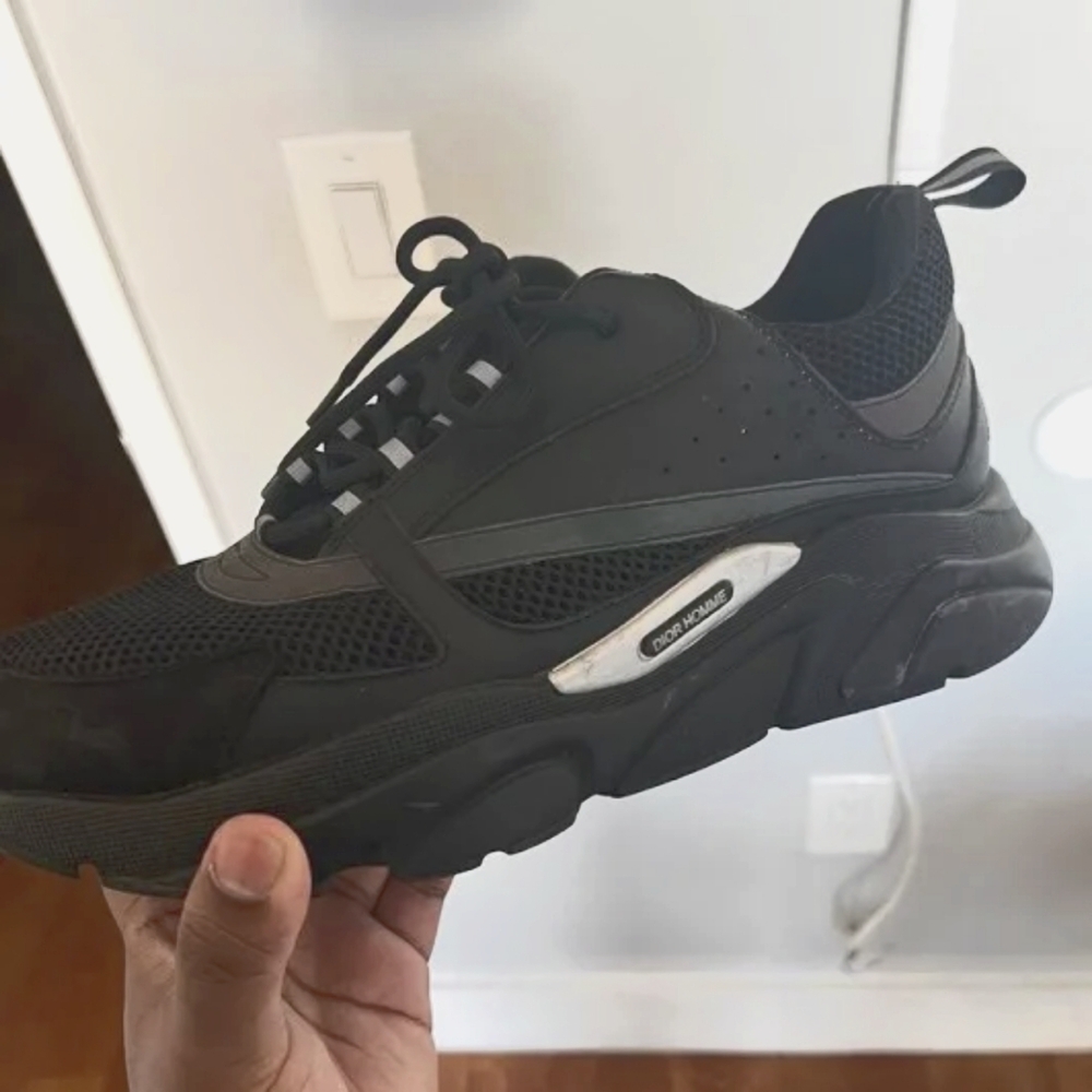 Dior b22